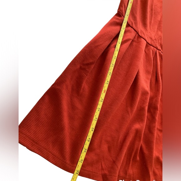 5/25$ ✨ Skater Dress - Picture 3 of 5